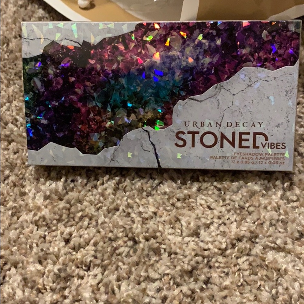 BRAND NEW UNOPENED UrbanDecay Stoned Vibes Palette
